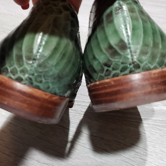 Kate Spade Loafer Snakeskin Slip on - Picture 4 of 7